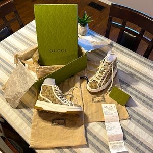 New Women’s Gucci GG high top Canvas Sneakers Authenticity Guarantee 37.5 / 7.5